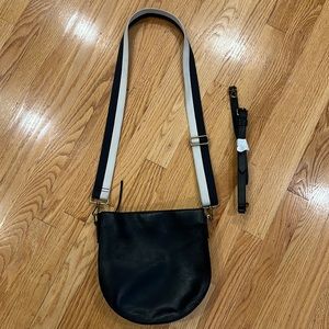 Madewell Saddlebag. Black good condition! New leather strap included!